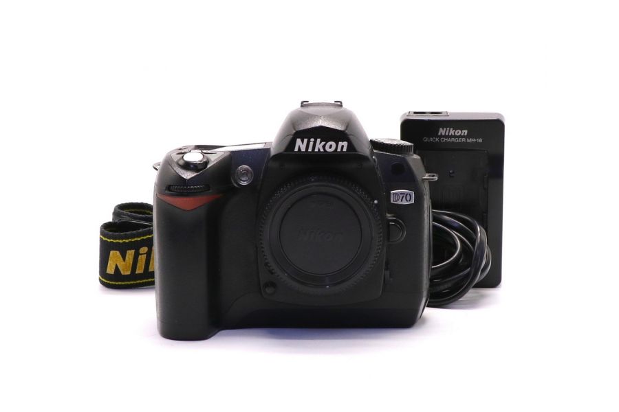 Nikon D70 body (пробег 35435 кадров)