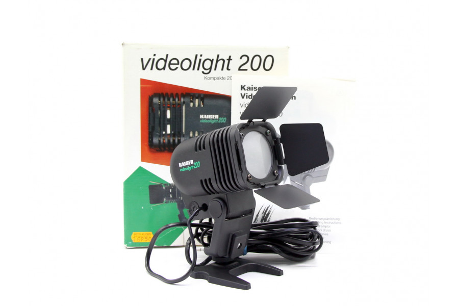 Студийный свет Kaiser Videolight 200 в упаковке