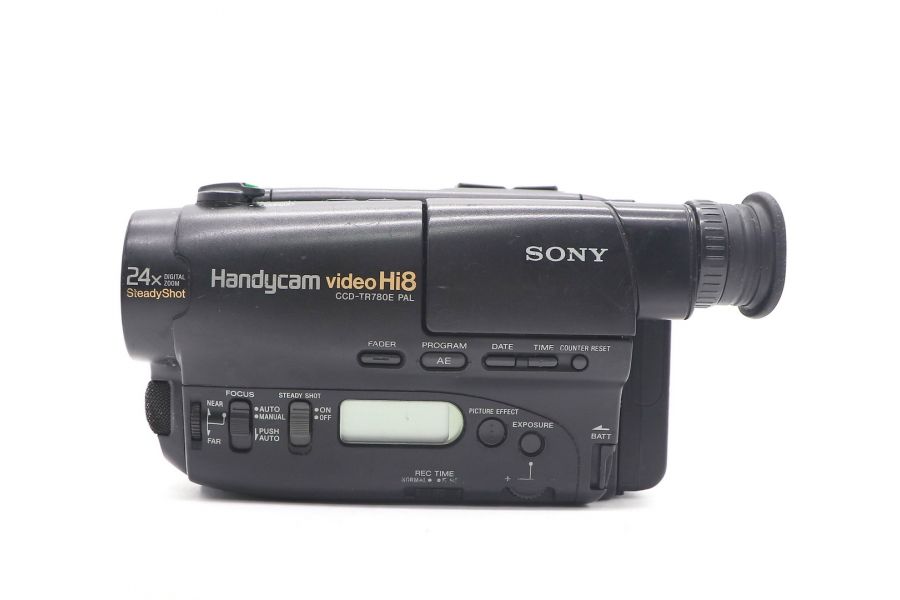 Видеокамера Sony CCD-TR780E