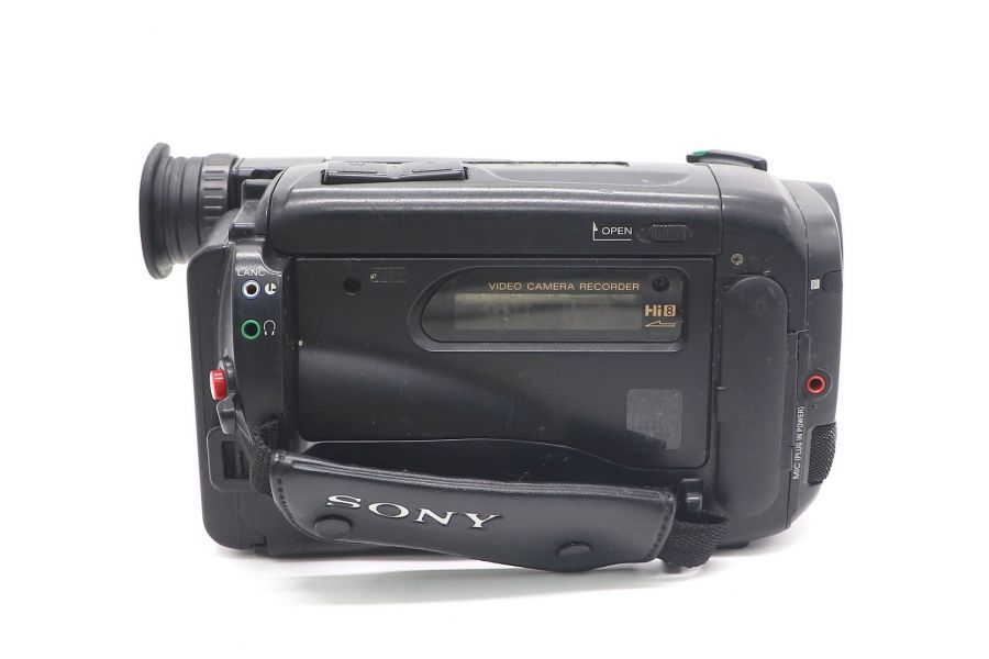 Видеокамера Sony CCD-TR780E