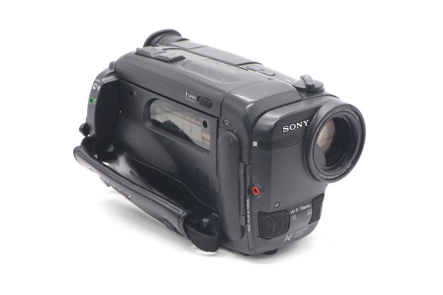 Видеокамера Sony CCD-TR780E