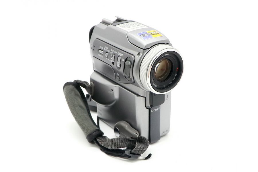 Видеокамера Sony DCR-PC115E