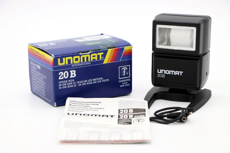 Фотовспышка Unomat 20B в упаковке