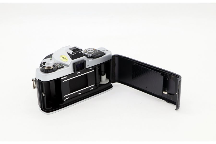 Minolta XG-2 + Rokkor MD 1.7/50mm