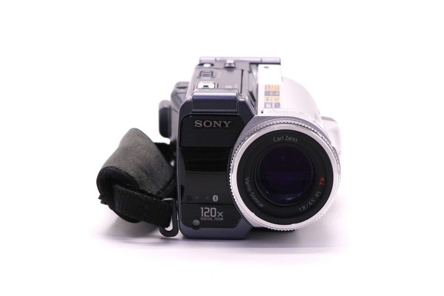 Видеокамера Sony DCR-IP220E