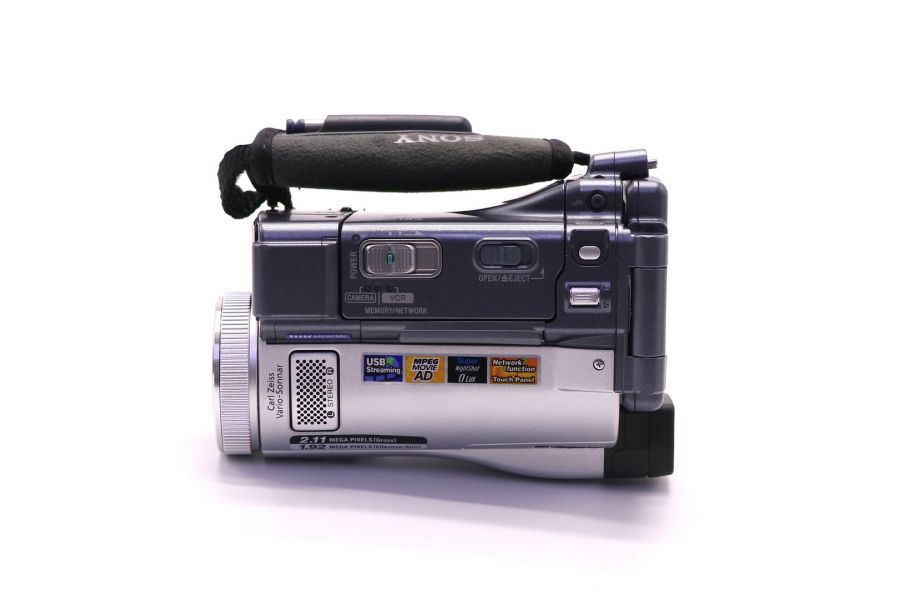 Видеокамера Sony DCR-IP220E