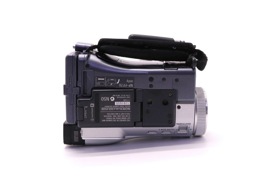 Видеокамера Sony DCR-IP220E