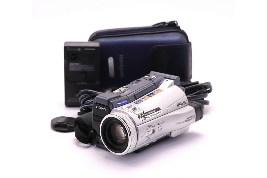 Видеокамера Sony DCR-IP220E