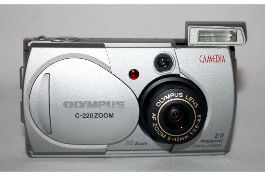 Olympus C-220 zoom camedia (Japan, 2001)