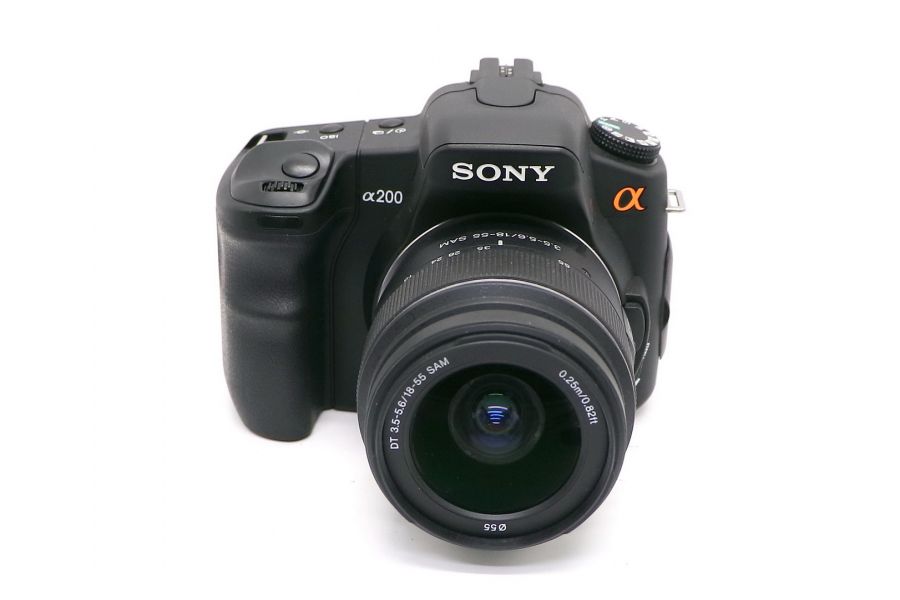 Sony A200 + Sony DT 18-55mm f/3.5-5.6