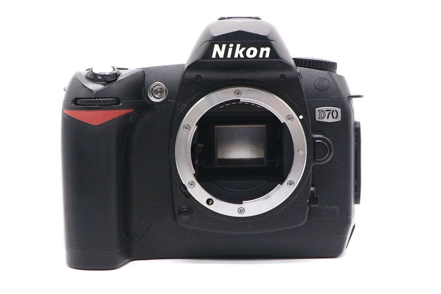 Nikon D70 body (пробег 27000 кадров) б.