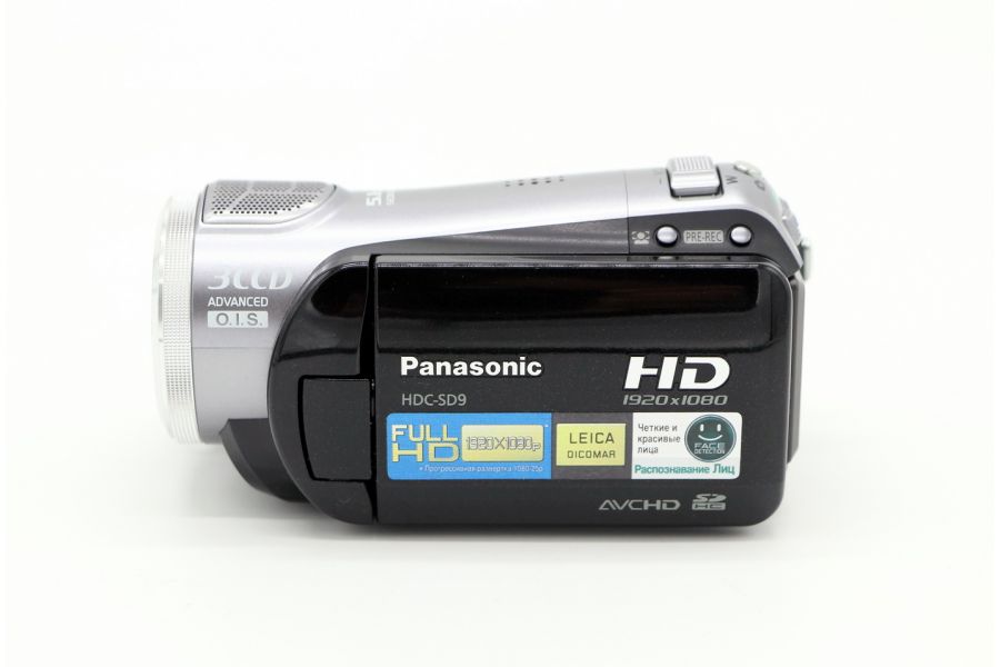 Видеокамера Panasonic HDC-SD9EE-S в упаковке