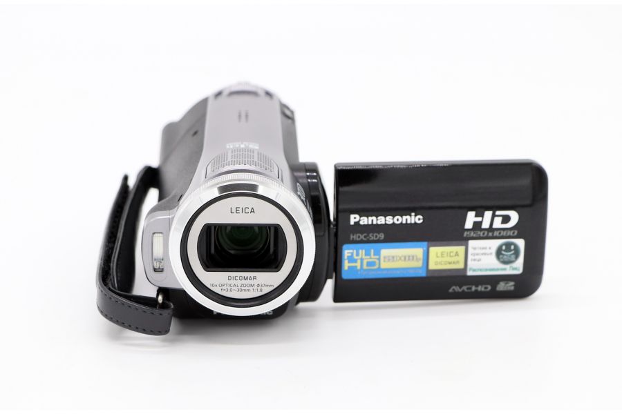 Видеокамера Panasonic HDC-SD9EE-S в упаковке