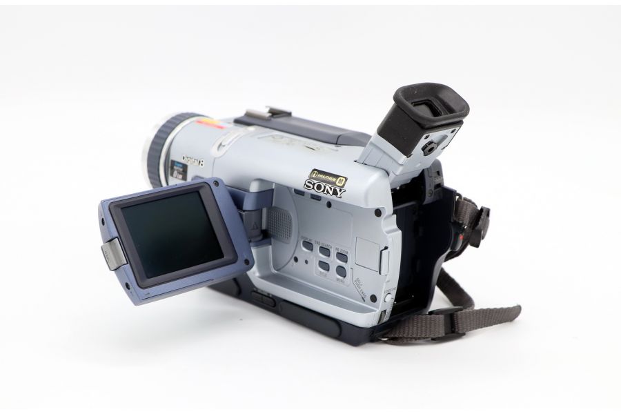 Видеокамера Sony DCR-TRV230E