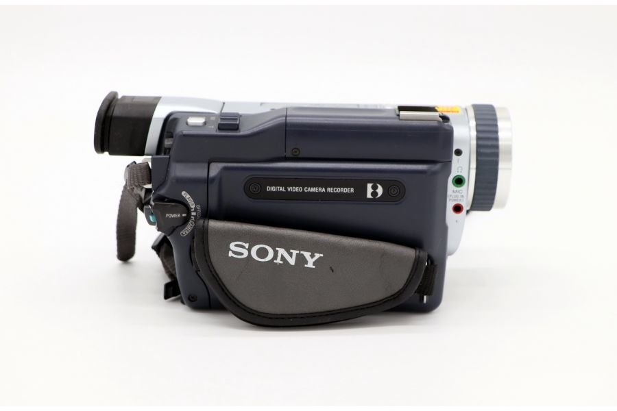 Видеокамера Sony DCR-TRV230E