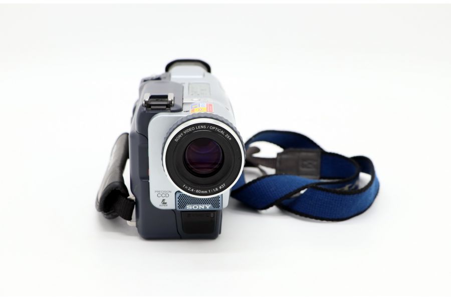 Видеокамера Sony DCR-TRV230E