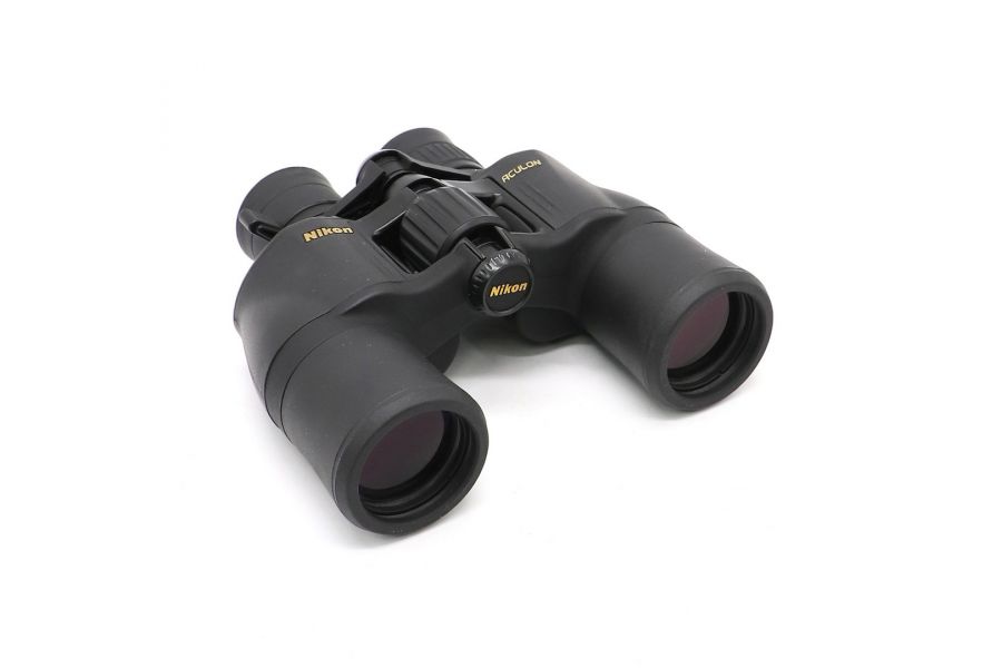 Бинокль Nikon Aculon A211 8-18x42