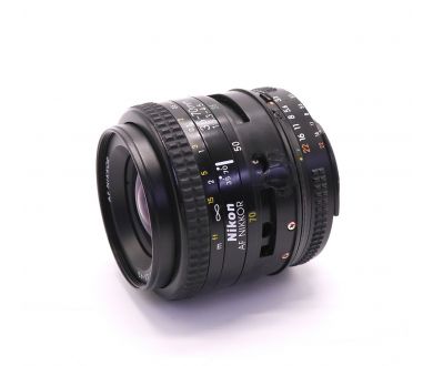 Nikon 35-70mm f/3.3-4.5 AF Nikkor (MKII) (неисправен)