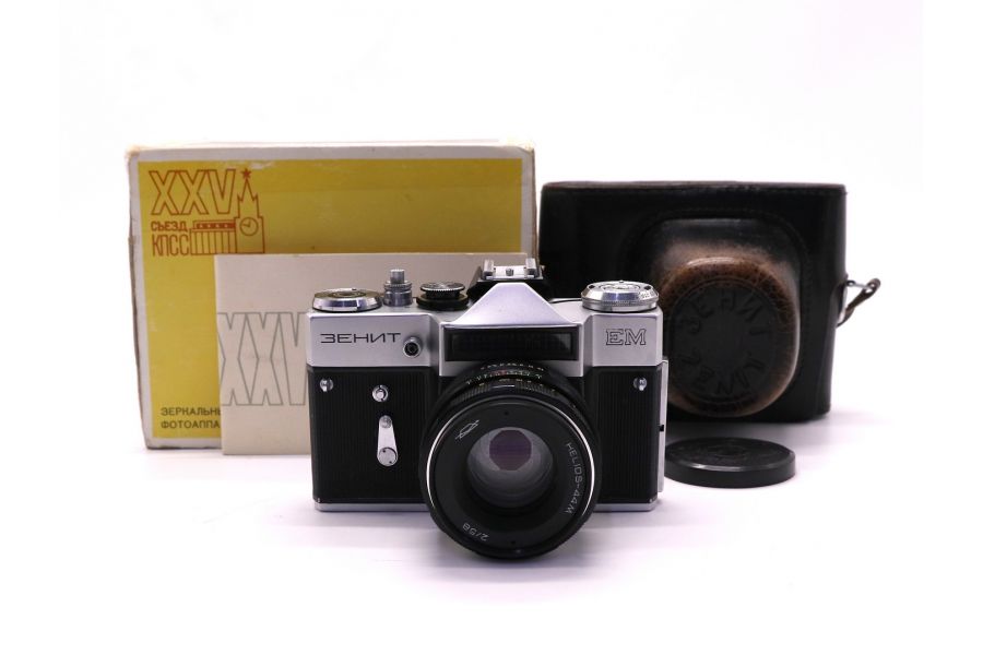 Редкость Зенит ЕМ 25 Съезд КПСС в упаковке 