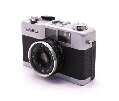 Пленочный фотоаппарат Yashica 35-ME (Japan, 1972)