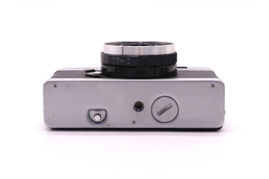 Пленочный фотоаппарат Yashica 35-ME (Japan, 1972)