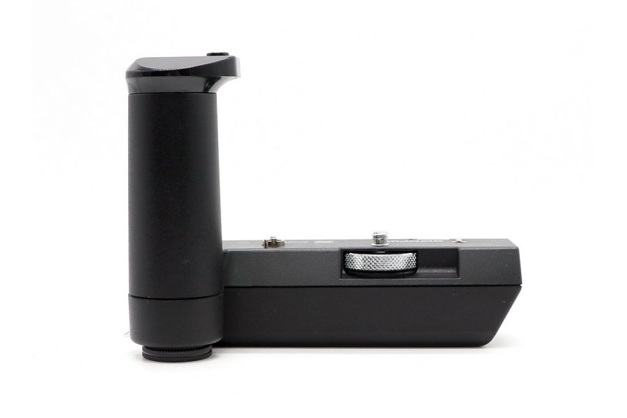 Батарейная ручка Olympus OM System Winder 2 в упаковке