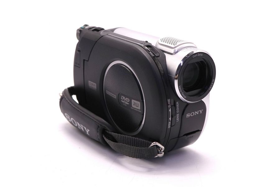 Видеокамера Sony DCR-DVD108E в упаковке