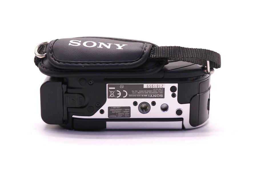 Видеокамера Sony DCR-DVD108E в упаковке