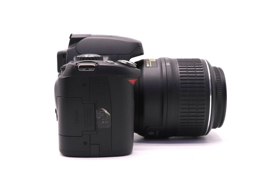 Nikon D40 kit (пробег 3710 кадров)