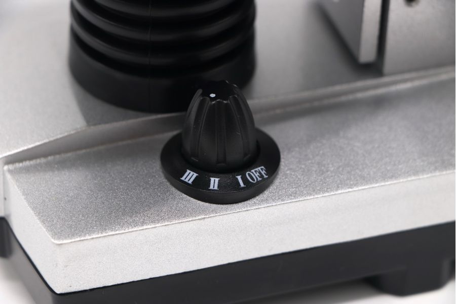 Микрскоп Bresser Junior 40x–1024x в кейсе