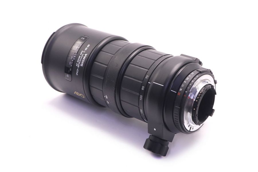 Sigma AF 70-210mm f/2.8 Zoom APO (I) for Nikon F (Japan, 1992)