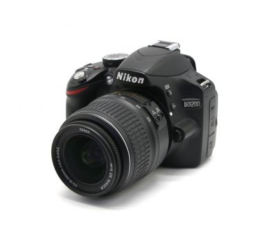 Nikon D3200 kit (пробег 5200 кадров)