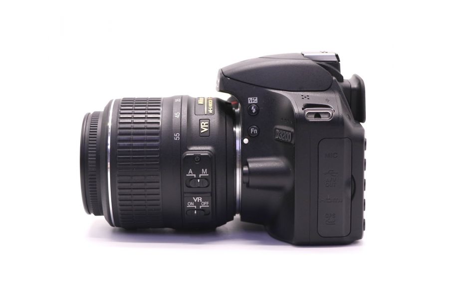 Nikon D3200 kit (пробег 5240 кадров)