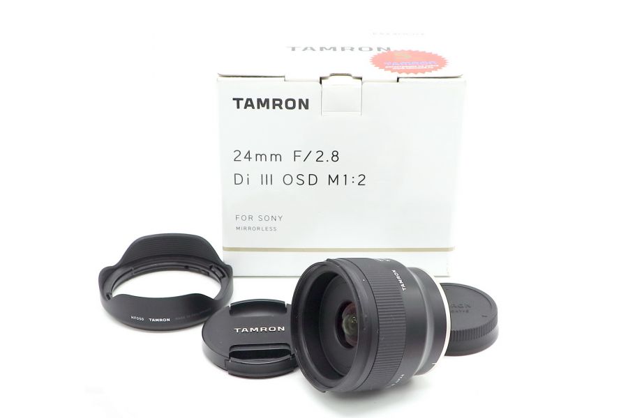 Tamron 24mm f/2.8 Di III OSD в упаковке