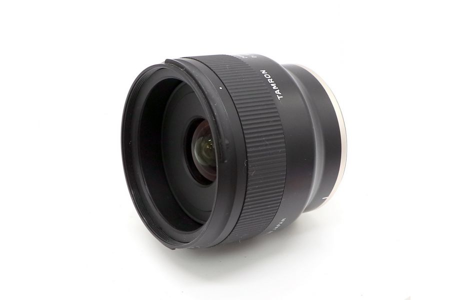 Tamron 24mm f/2.8 Di III OSD в упаковке