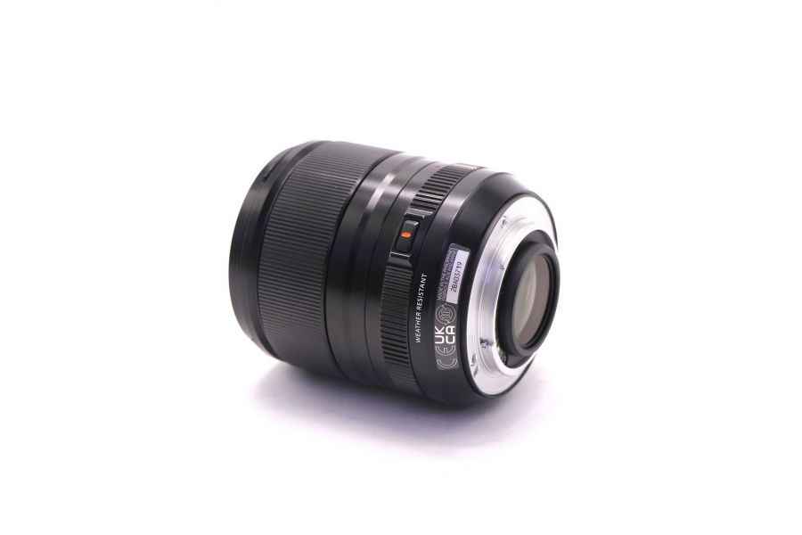 Объектив Fujifilm XF 33mm f/1.4 R LM WR в упаковке 