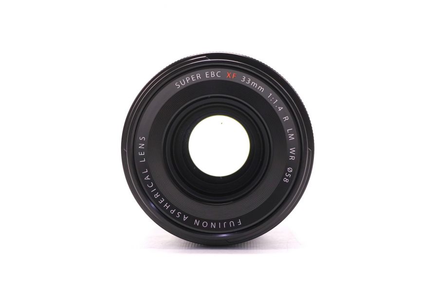 Объектив Fujifilm XF 33mm f/1.4 R LM WR в упаковке 