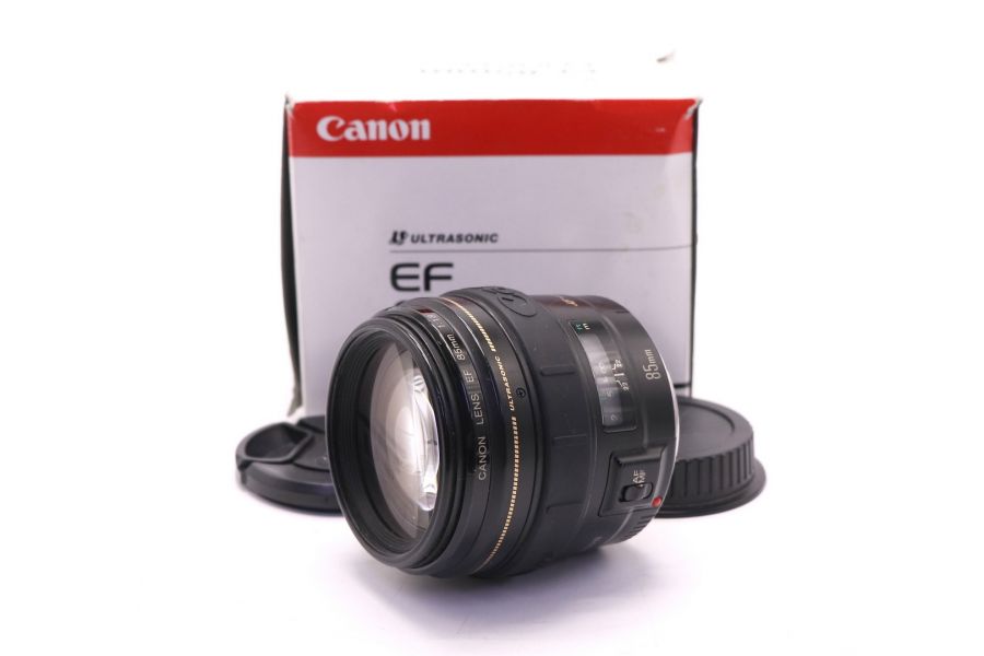Canon EF 85mm f/1.8 USM в упаковке 