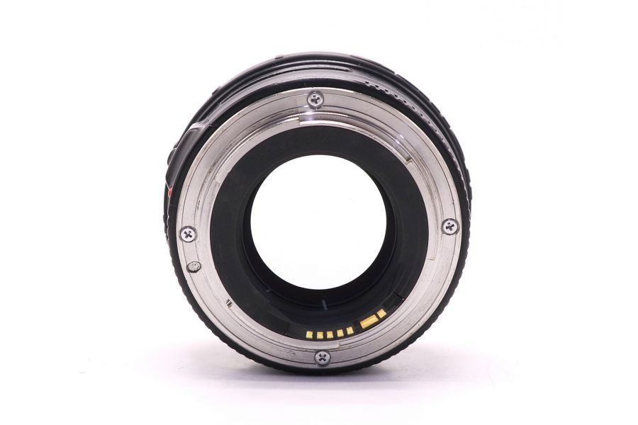 Canon EF 85mm f/1.8 USM в упаковке 