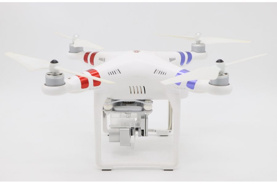 Квадрокоптер DJI Phantom 3