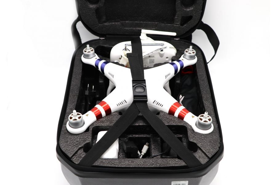 Квадрокоптер DJI Phantom 3