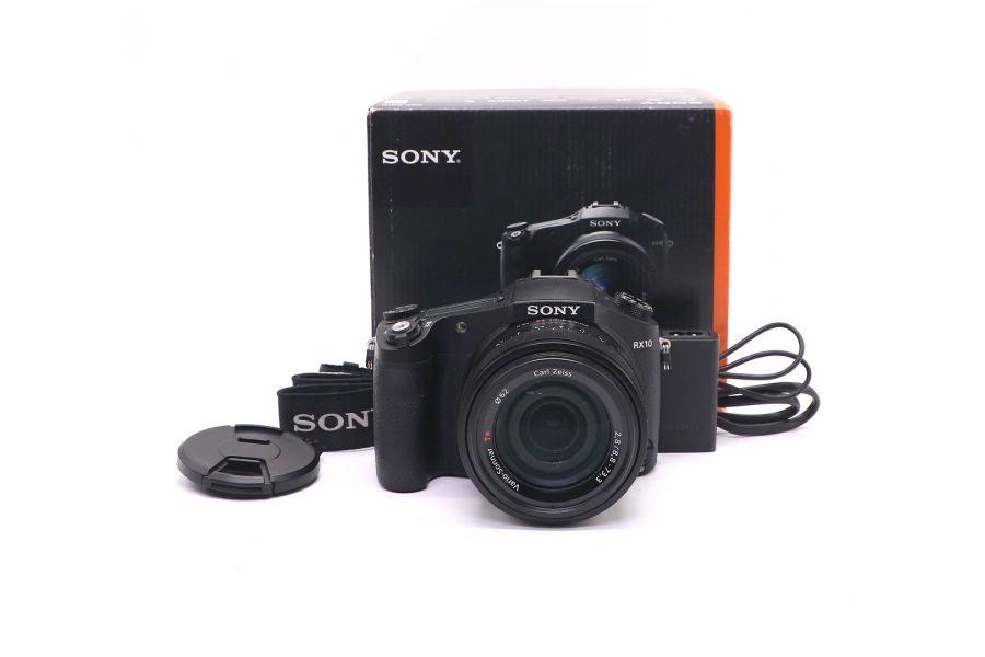 Sony Cyber-shot DSC-RX10 в упаковке