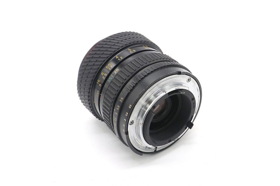 Tokina SD 28-70mm f/3.5-4.5 for Nikon F