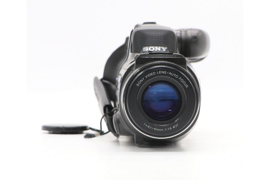 Видеокамера Sony Handycam Video 8 CCD-FX270E в упаковке