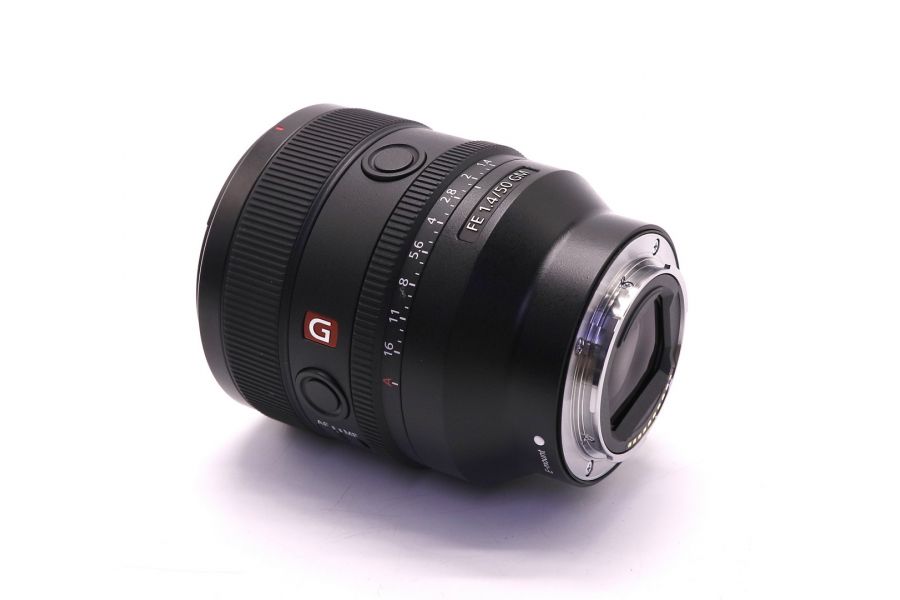 Sony FE 50mm f/1.4 GM в упаковке