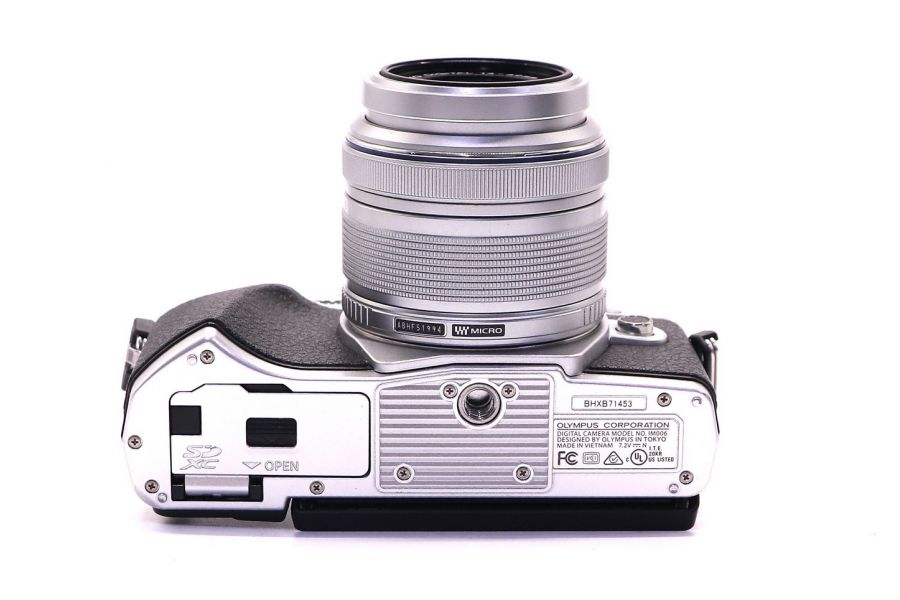 Olympus OM-D E-M10 Mark III kit silver в упаковке (пробег 26005 кадров)