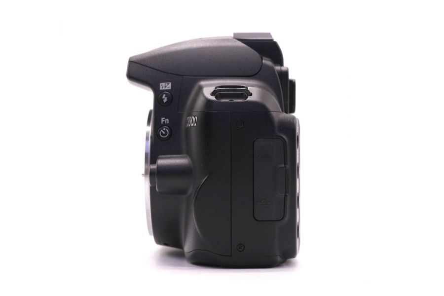 Nikon D3000 body (пробег 25000 кадров)