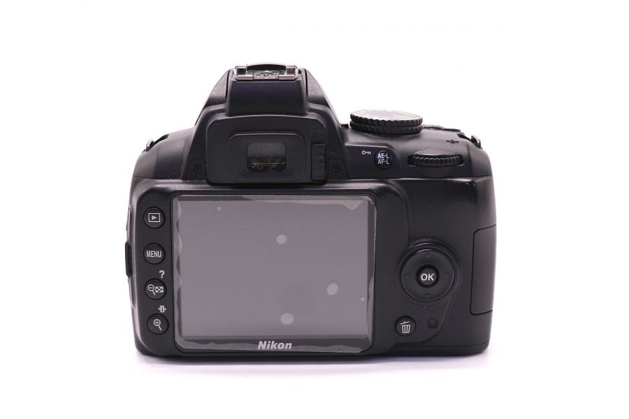 Nikon D3000 body (пробег 25000 кадров)