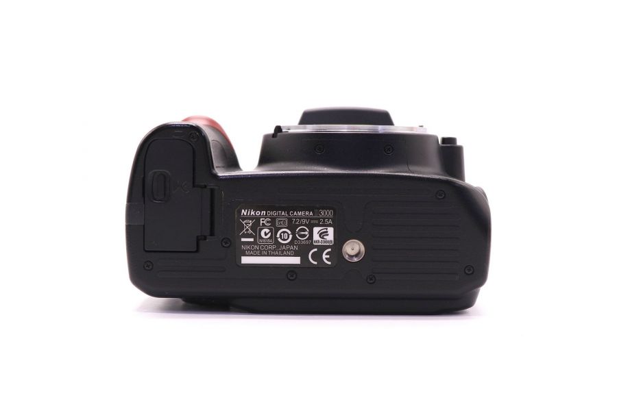 Nikon D3000 body (пробег 25000 кадров)