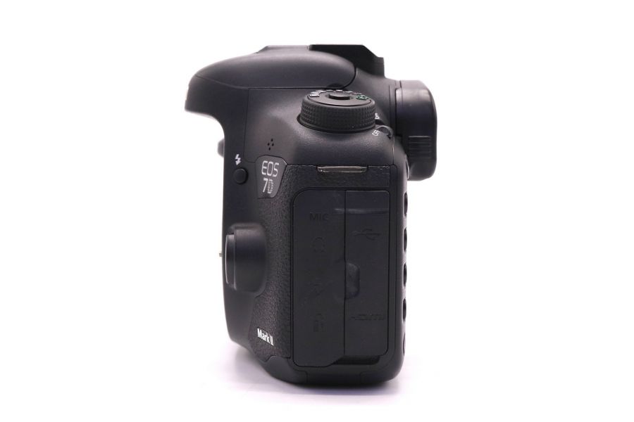 Canon EOS 7D Mark II body (пробег 68700 кадров)